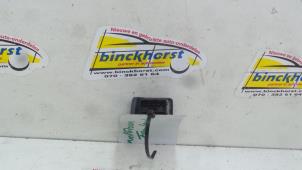 Używane Przelacznik swiatel przeciwmgielnych Landrover Freelander Hard Top 2.0 di Cena € 15,75 Procedura marży oferowane przez Binckhorst BV