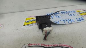 Usados Interruptor de calefactor de asiento Nissan Primera (P12) 1.8 16V Precio € 15,75 Norma de margen ofrecido por Binckhorst BV