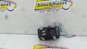 Used Electric window switch Jeep Grand Cherokee (WK/WK2) 3.0 CRD V6 24V Price € 31,50 Margin scheme offered by Binckhorst BV
