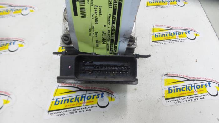 Usagé Bloc ABS Opel Vectra C GTS 2.2 DIG 16V Prix € 105,00 Règlement à la marge proposé par Binckhorst BV