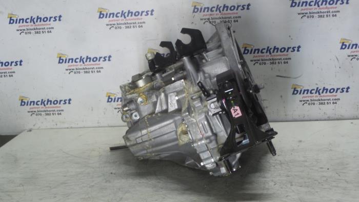 Gearbox from a Toyota Corolla (E15) 1.6 Dual VVT-i 16V 2013