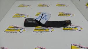 Usagé Attache ceinture arrière gauche Nissan Sunny Prix € 21,00 Règlement à la marge proposé par Binckhorst BV
