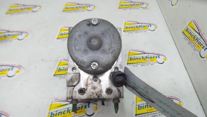 Bloc ABS d'un Citroën C8 (EA/EB) 2.2 HDi 16V 2003