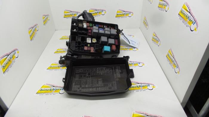 Fuse Box Toyota Corolla 1 6 Dual VVT i 16V 821150ZE20