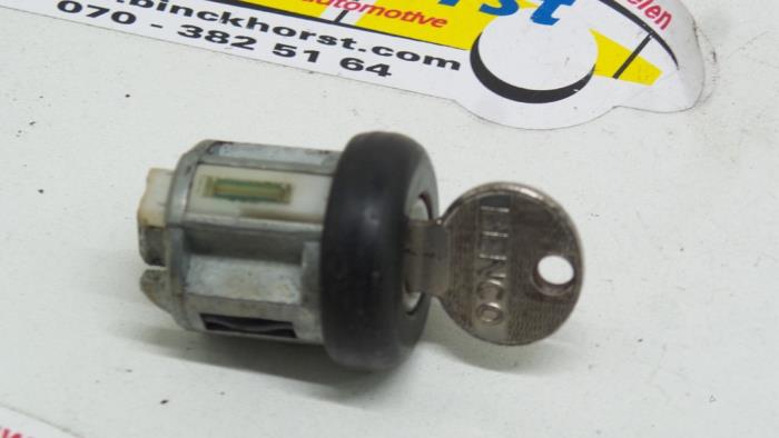 Ignition lock + key from a BMW 3-Serie 1988