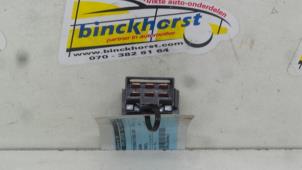 Używane Przelacznik ogrzewania szyby tylnej Nissan X-Trail Cena € 21,00 Procedura marży oferowane przez Binckhorst BV