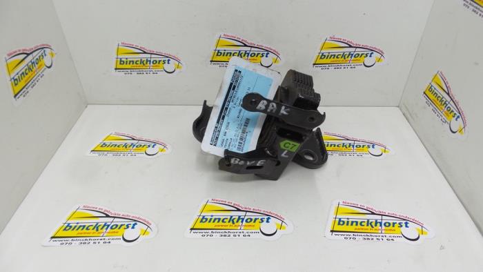 Usagé Support boîte de vitesses Toyota Corolla (E15) 1.6 Dual VVT-i 16V Prix € 36,75 Règlement à la marge proposé par Binckhorst BV