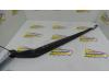 Front wiper arm from a Toyota Corolla (E15), 2007 1.6 Dual VVT-i 16V, Saloon, 4-dr, Petrol, 1.598cc, 97kW (132pk), FWD, 1ZRFAE, 2006-11 / 2013-11, ZRE151 2013
