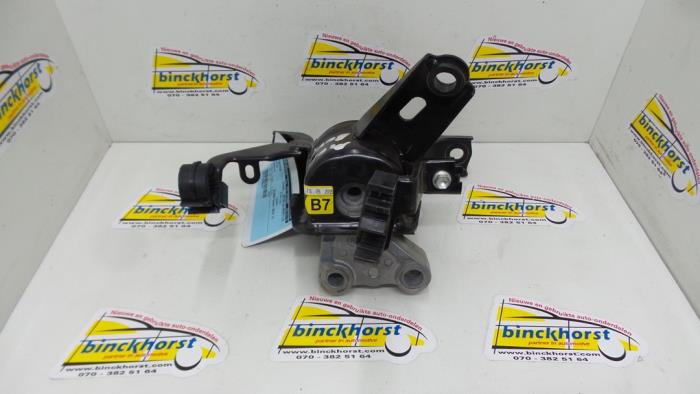 Used Engine mount Toyota Corolla (E15) 1.6 Dual VVT-i 16V Price € 26,25 Margin scheme offered by Binckhorst BV