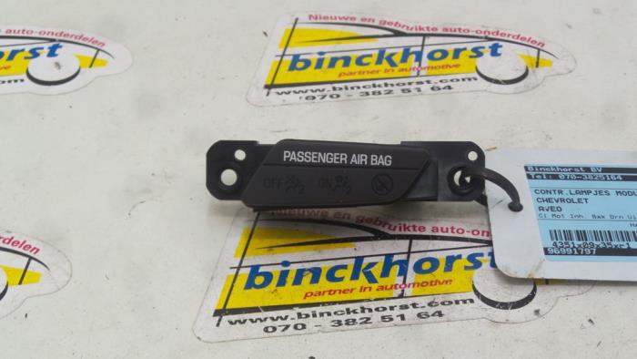 Usados Módulo de control de luces Chevrolet Aveo Precio € 84,00 Norma de margen ofrecido por Binckhorst BV