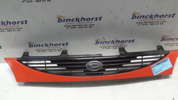 Używane Grill Daihatsu Charade (G200/203) 1.5 SG,SR 16V MPI Valera Cena € 26,25 Procedura marży oferowane przez Binckhorst BV