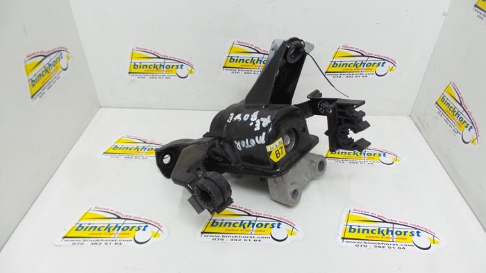 Used Engine mount Toyota Corolla (E15) 1.6 Dual VVT-i 16V Price € 26,25 Margin scheme offered by Binckhorst BV