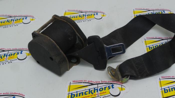 Rear seatbelt, right from a Audi 100 1987