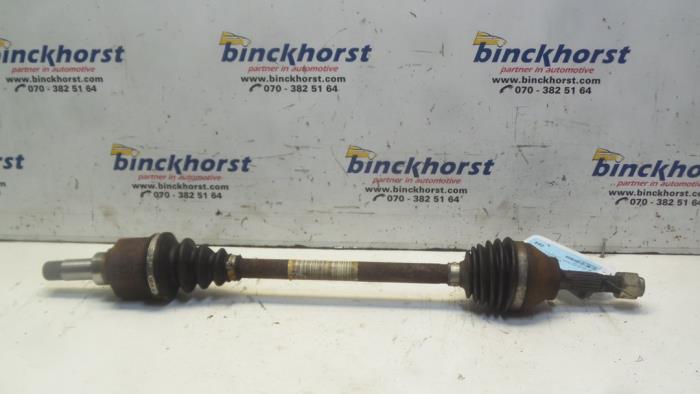 Front drive shaft, left from a Peugeot 1007 (KM) 1.4 2005