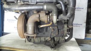 Motor van een Rover 75 Tourer 2.0 CDTi 16V 2002