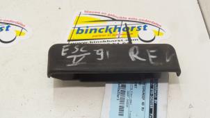 Usados Manija de puerta de 4 puertas derecha delante Ford Escort Precio € 9,98 Norma de margen ofrecido por Binckhorst BV