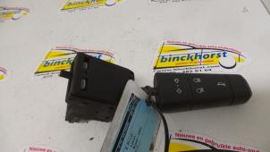 Usados Interruptor de indicador de dirección Citroen XM Precio € 26,25 Norma de margen ofrecido por Binckhorst BV