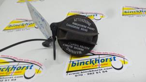 Usagé Bouchon réservoir Kia Rio (DC22/24) 1.5 16V Prix € 10,50 Règlement à la marge proposé par Binckhorst BV