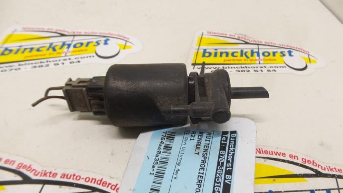 Używane Pompa spryskiwacza przód Renault R21 Cena € 15,75 Procedura marży oferowane przez Binckhorst BV
