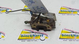 Używane Mechanizm blokady drzwi lewych wersja 2-drzwiowa Nissan Sunny Cena € 26,25 Procedura marży oferowane przez Binckhorst BV