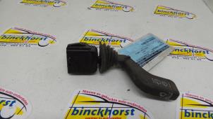 Usados Interruptor de limpiaparabrisas Opel Astra F Caravan (51/52) 1.6i 16V Precio € 15,75 Norma de margen ofrecido por Binckhorst BV