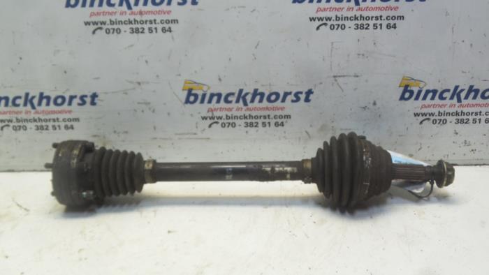 Usagé Arbre de transmission avant gauche Seat Arosa (6H1) 1.4 MPi Prix € 42,00 Règlement à la marge proposé par Binckhorst BV