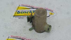Usagé Pompe lave-glace avant Subaru Mini Jumbo Prix € 15,75 Règlement à la marge proposé par Binckhorst BV