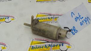 Usados Bomba de limpiaparabrisas delante Volvo 760 Precio € 15,75 Norma de margen ofrecido por Binckhorst BV
