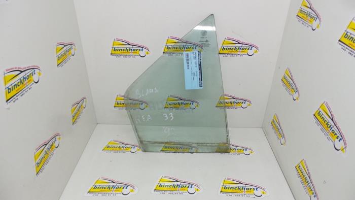 Usados Ventanilla triangular derecha detrás Alfa Romeo 33 Precio € 26,25 Norma de margen ofrecido por Binckhorst BV