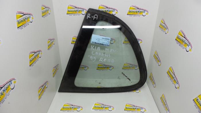 Usados Ventanilla triangular derecha detrás Kia Carens Precio € 26,25 Norma de margen ofrecido por Binckhorst BV