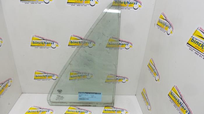 Usados Ventanilla triangular derecha detrás Lancia Thema Precio € 26,25 Norma de margen ofrecido por Binckhorst BV