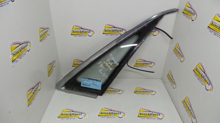 Usados Ventanilla triangular derecha detrás Mazda 626 Precio € 26,25 Norma de margen ofrecido por Binckhorst BV