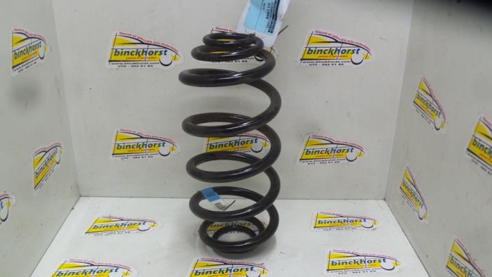 Rear coil spring from a Daewoo Volt 1.4 16V 2013