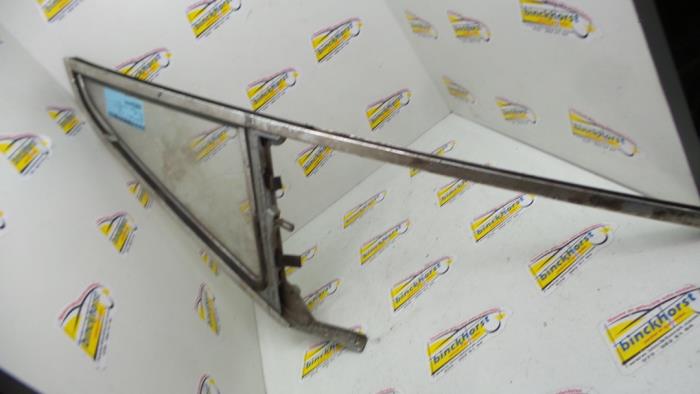 Usados Ventanilla triangular izquierda delante BMW 1502 - 2002 Precio € 36,75 Norma de margen ofrecido por Binckhorst BV