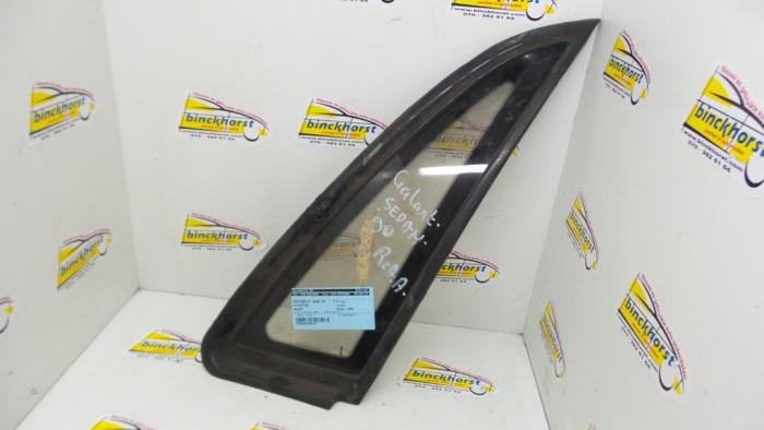 Usados Ventanilla triangular derecha detrás Mitsubishi Galant Precio € 36,75 Norma de margen ofrecido por Binckhorst BV