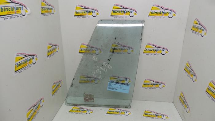 Usados Ventanilla triangular derecha detrás Nissan Bluebird Precio € 31,50 Norma de margen ofrecido por Binckhorst BV
