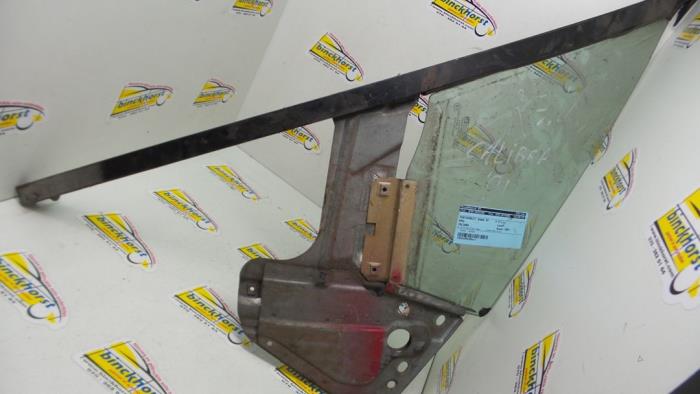 Usados Ventanilla triangular derecha delante Opel Calibra Precio € 31,50 Norma de margen ofrecido por Binckhorst BV