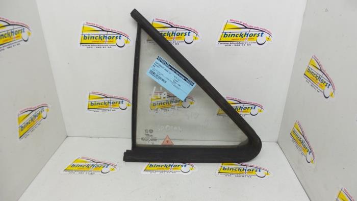 Usados Ventanilla triangular izquierda detrás Peugeot 405 Precio € 26,25 Norma de margen ofrecido por Binckhorst BV