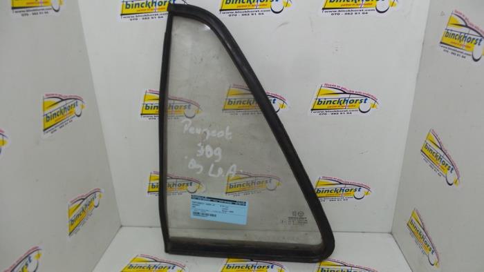Usados Ventanilla triangular izquierda detrás Peugeot 309 Precio € 26,25 Norma de margen ofrecido por Binckhorst BV