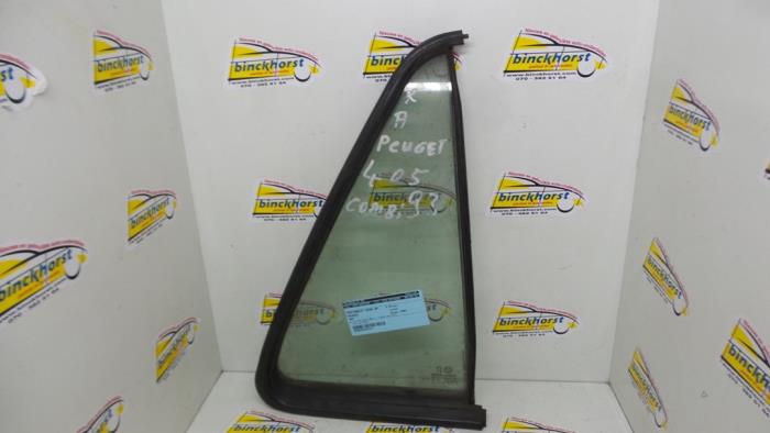 Usados Ventanilla triangular derecha detrás Peugeot 405 Precio € 26,25 Norma de margen ofrecido por Binckhorst BV