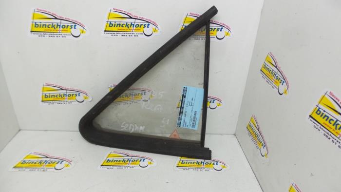 Usados Ventanilla triangular derecha detrás Peugeot 405 Precio € 26,25 Norma de margen ofrecido por Binckhorst BV
