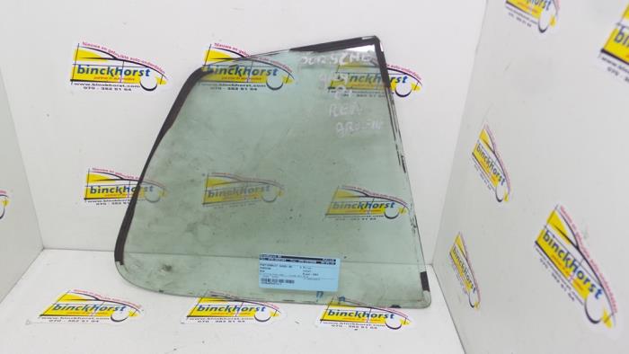 Usados Ventanilla triangular derecha detrás Porsche 924 Precio € 36,75 Norma de margen ofrecido por Binckhorst BV