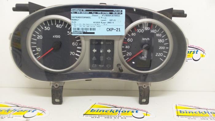 Instrument panel from a Renault Clio II Societe (SB) 1.5 dCi 80 2002