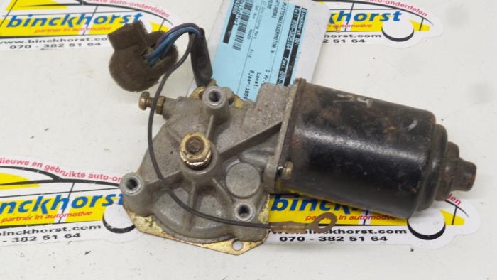 Front wiper motor from a Hyundai H100 1994