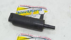 Usados Bomba de rociador de faro Nissan Primera (P12) 1.8 16V Precio € 15,75 Norma de margen ofrecido por Binckhorst BV
