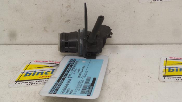 Rear screen washer pump from a Toyota Prius Plus (ZVW4) 1.8 16V 2013