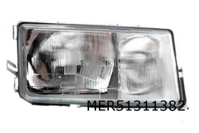 Reflektor prawy z Mercedes 190E/D 1989