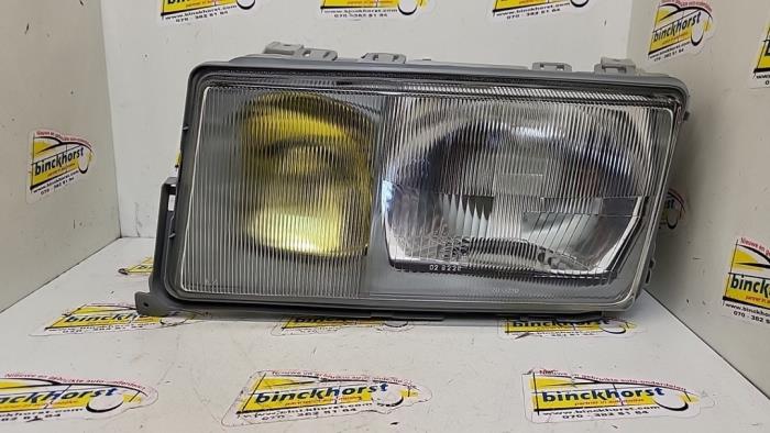 Nowe Reflektor lewy Mercedes 190E/D Cena € 42,88 Z VAT oferowane przez Binckhorst BV