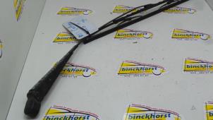 Used Rear wiper arm Mitsubishi Carisma Price € 10,50 Margin scheme offered by Binckhorst BV