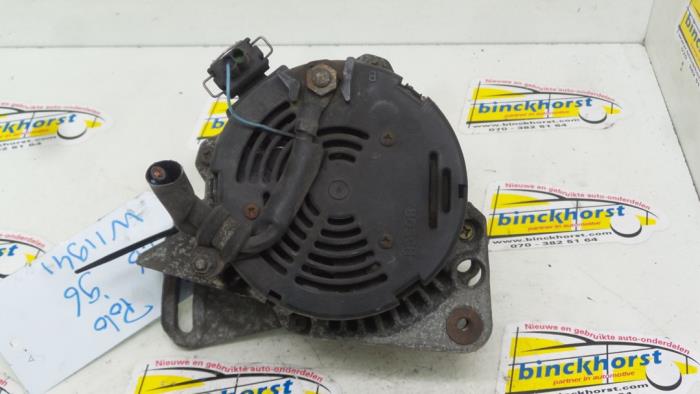 Dynamo from a Volkswagen Polo III Classic (6KV2) 1.6i 75 1996